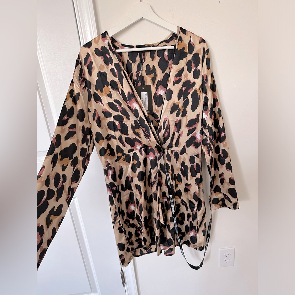 BNWT ✨ Pretty Little Thing Leopard Mini Dress